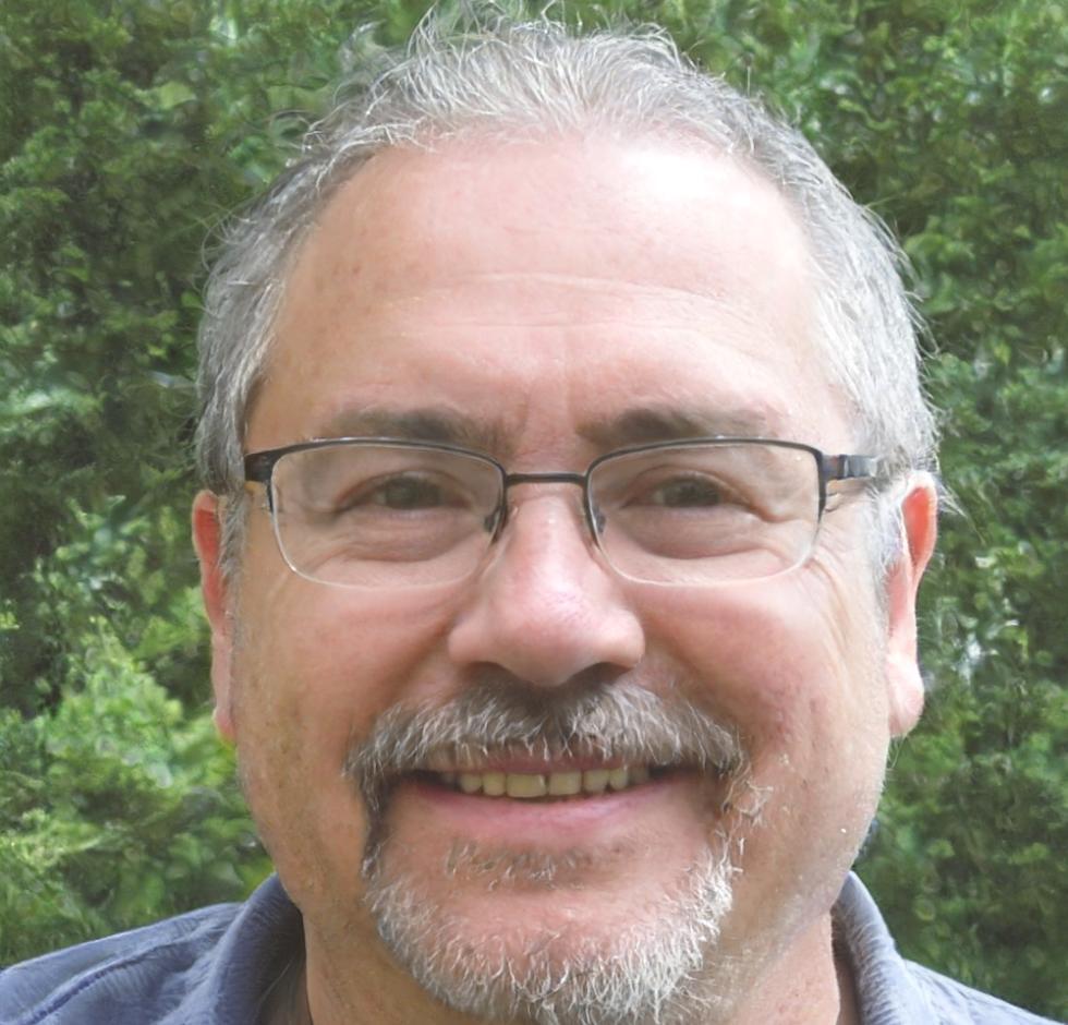 Dr. Klaus Finanzmann - Senior Finanzanalyst